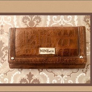 NWOT Nine& Co. brown wallet/clutch